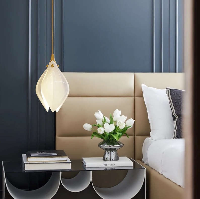 Светильник DZN-10621 ЗОЛОТАЯ БРОНЗА / БЕЛАЯ КЕРАМИКА ` D125/H230+1500/1/G9/10W LEA-LEA 25-07