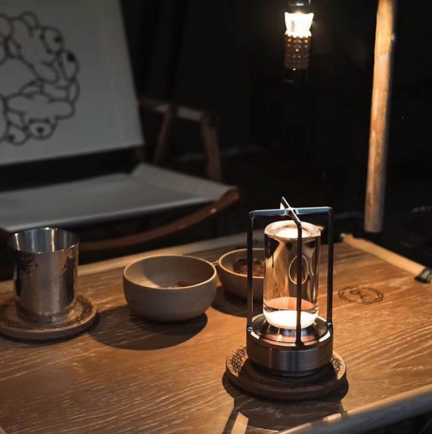 Светильник DZN-5688 МАТОВЫЙ РОМ ` D90/H175/1/LED/5W/2800-6500K фонарь с аккумулятором для пикника