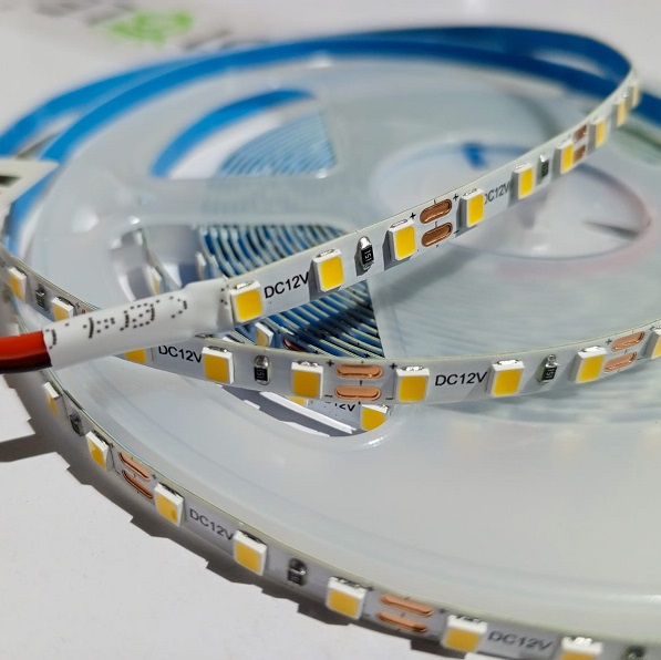 Лента светодиодная 12V 9W 2835-120-4000K 5mm SPF (цена за 1метр из 5метров на катушке)