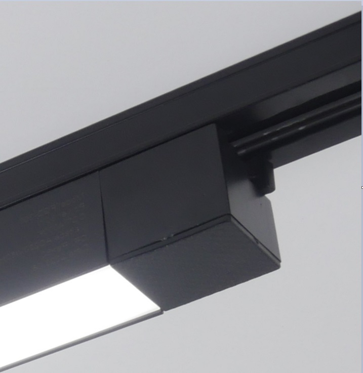 Светильник трековый SAPFIRE SPF-9643 ЧЕРНЫЙ ` 1/LED/60W/4500K 870*35*32mm неповоротный CASPER 25-01