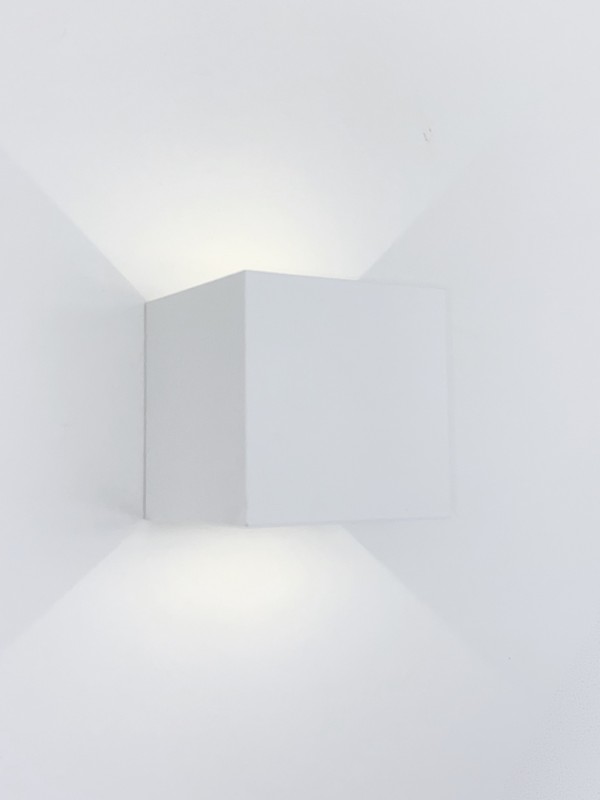 Светильник настенный SPF-9852 WHITE/БЕЛЫЙ ` D100*100/H100/2/LED/2*5W/4000-4500K IP65 CUBE 24-03 (1/5